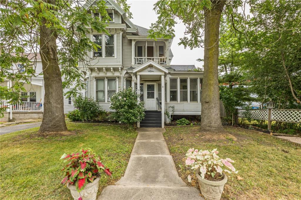 MLS #R1706569 image #0