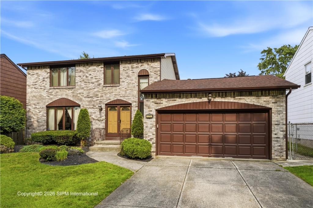 MLS #R1713285 image #0