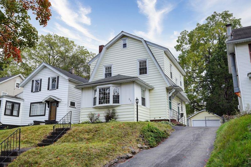 MLS #R1716604 image #0