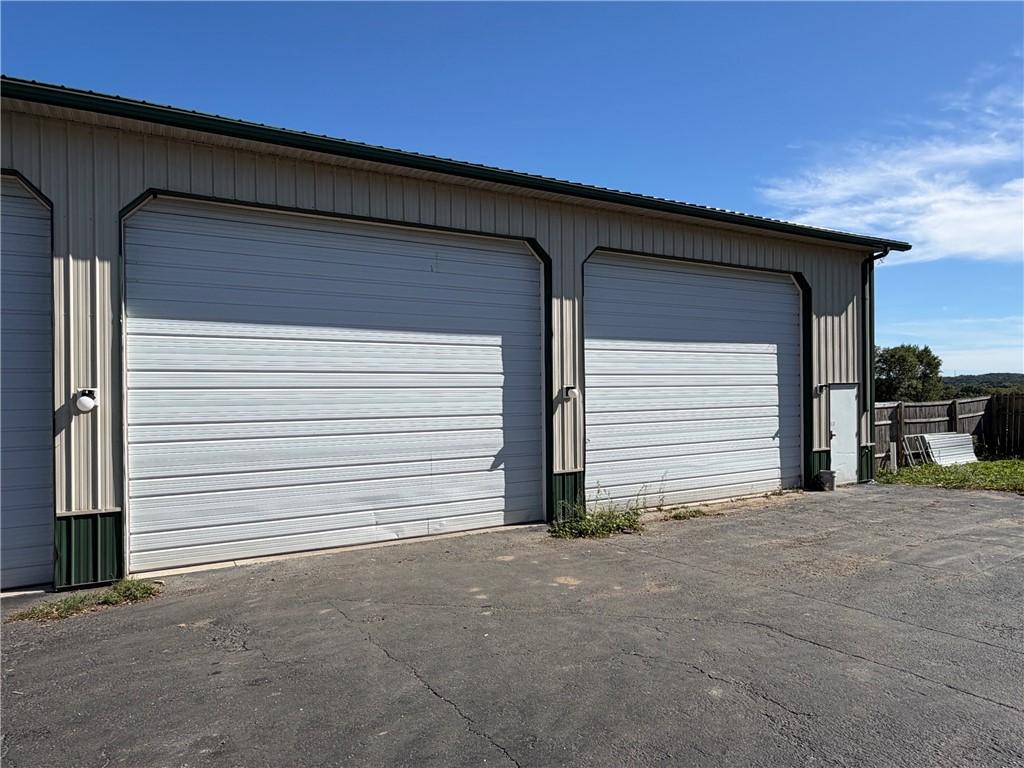 MLS #R1718246 image #0