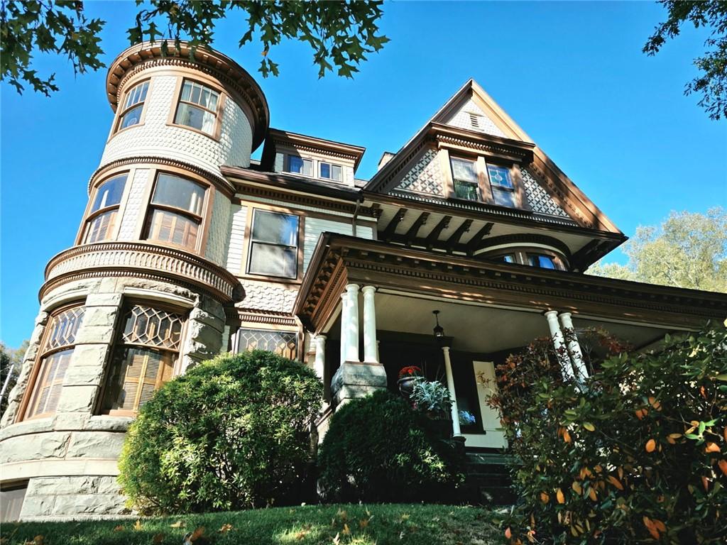 MLS #R1720492 image #0
