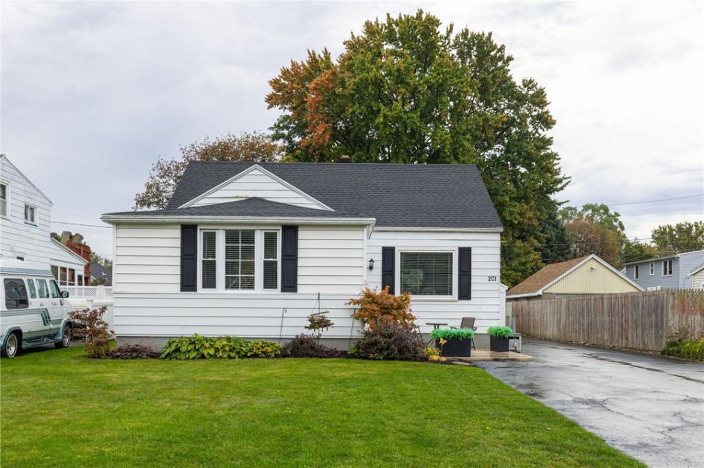 MLS #R1720694 image #0